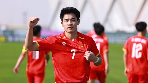 HLV Kim Sang Sik bất ngờ cất Đình Bắc trên ghế dự bị 